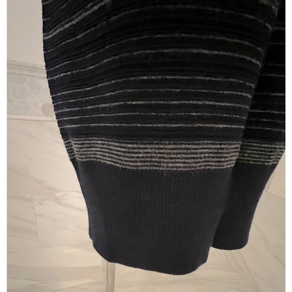 Cremieux Crew Neck Textured Knit Striped Navy Sweater Dress Sz M - Picture 4 of 6